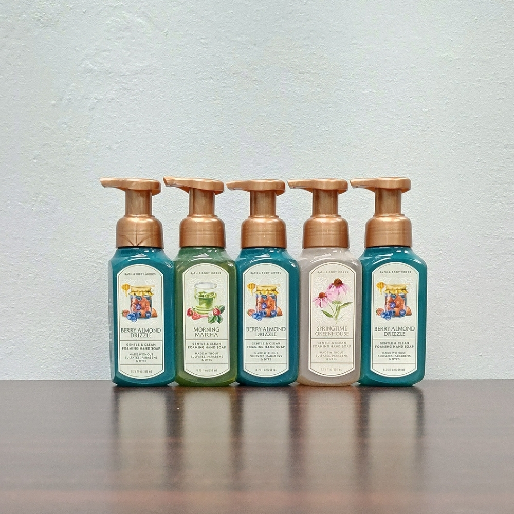 Bath & Body Works 5 Piece "SUMMER BERRY BREAKFAST" Foaming Hand Soap Bundle